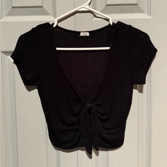 Cute tied shirt - Picture 1 of 1